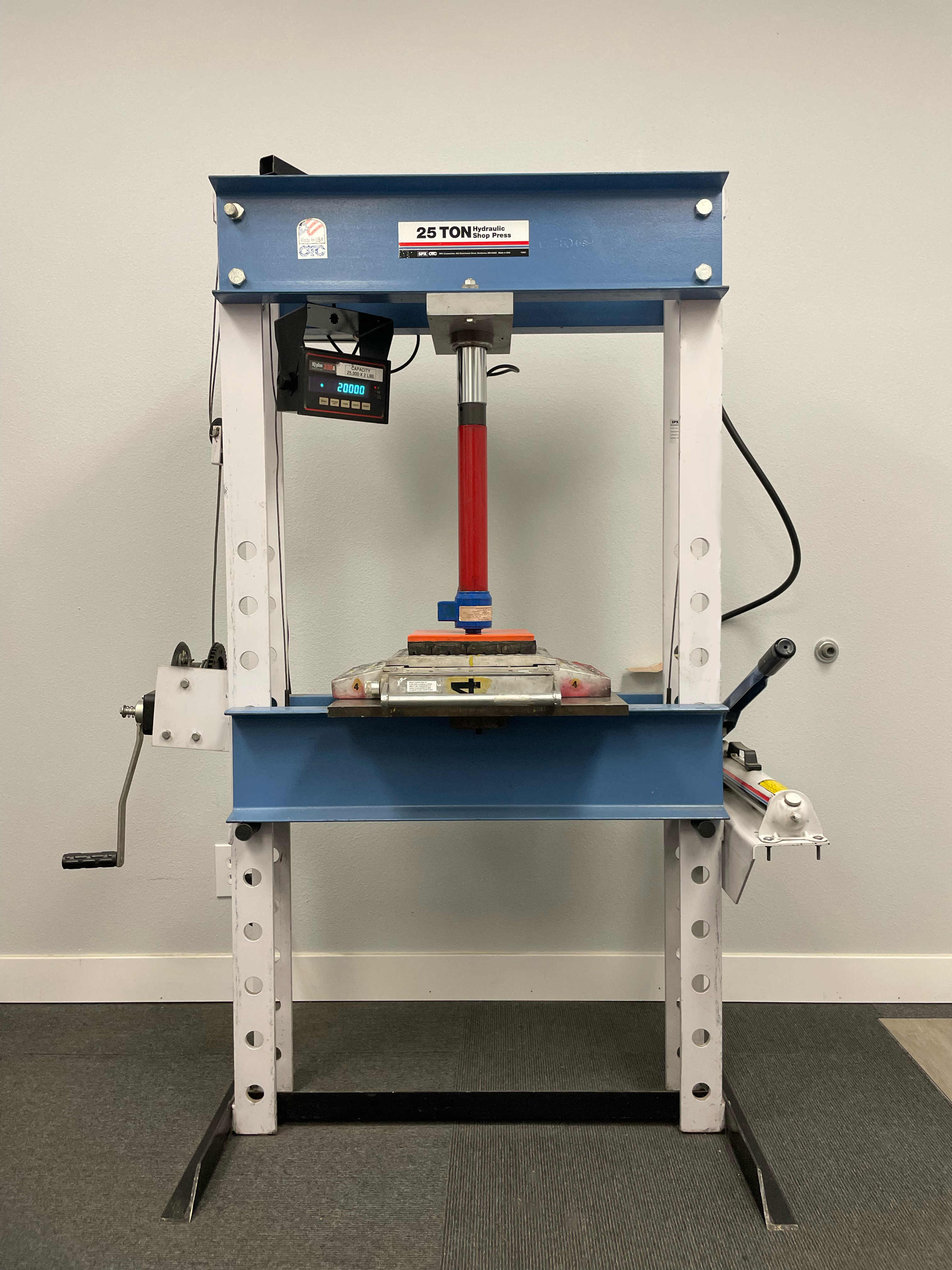 Scale verification using calibrated reference equipment